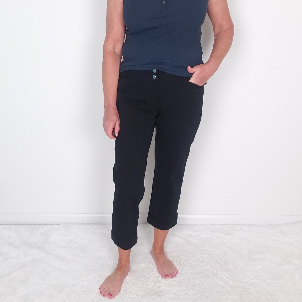White House Black Market Black Slim Crop S…